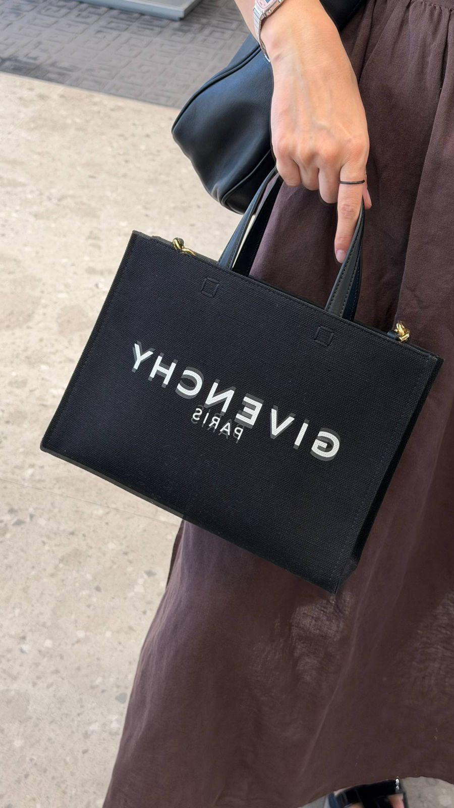 G-Tote Medium Tote Bag