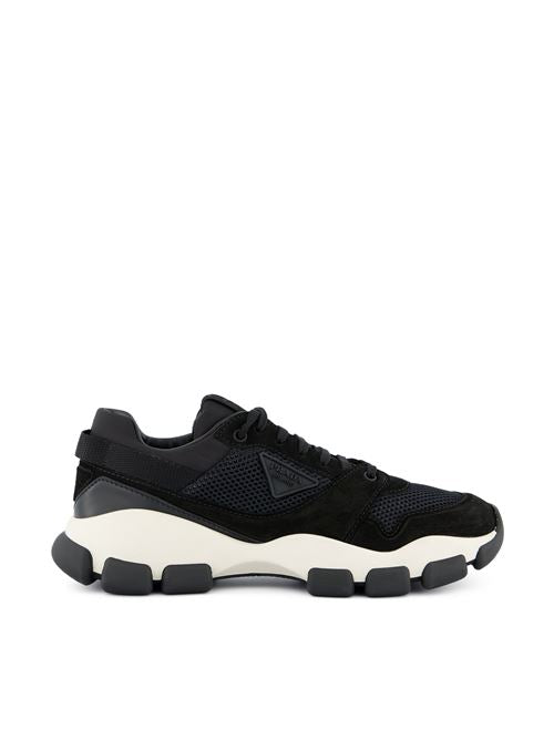 Sneakers realizzate in poliestere