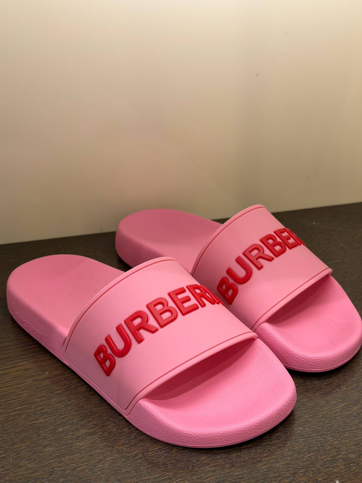 Logo Detail Rubber Slides