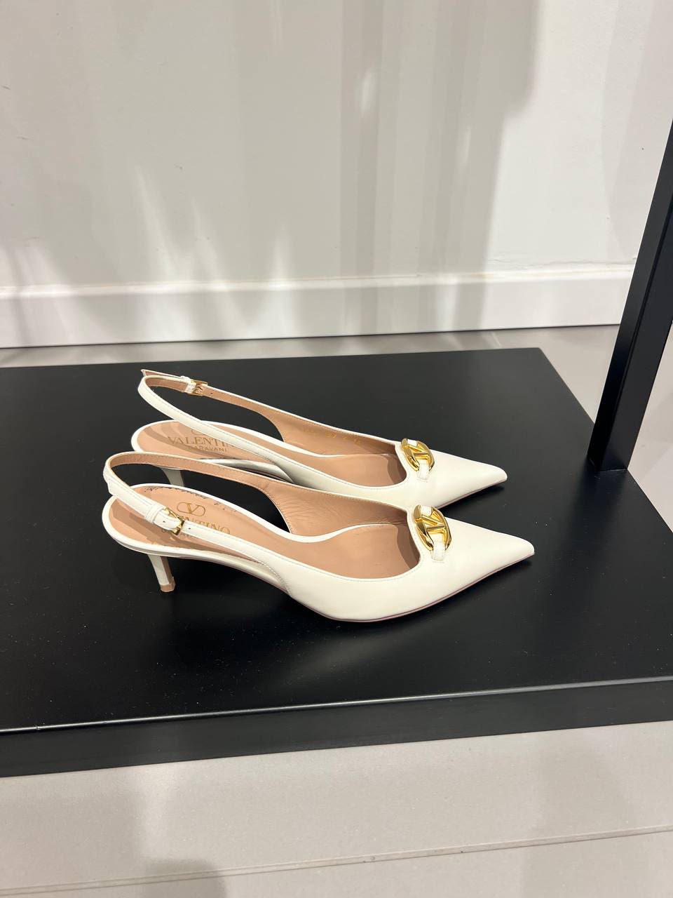 VLogo Signature Slingback Pump