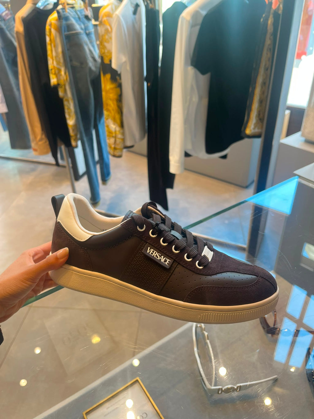 Greca Logo Low-Top Sneakers