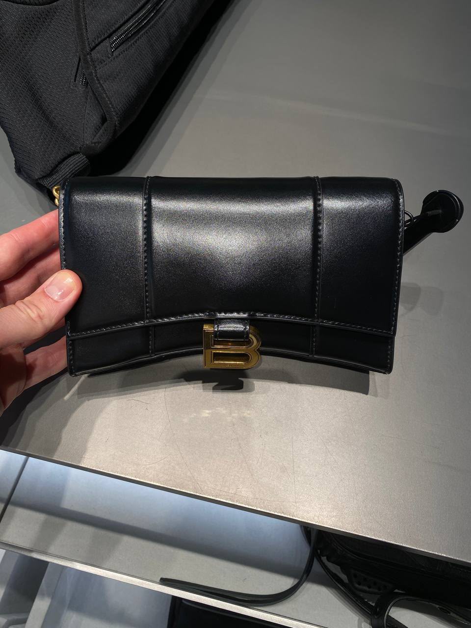 Hourglass Chain Bag