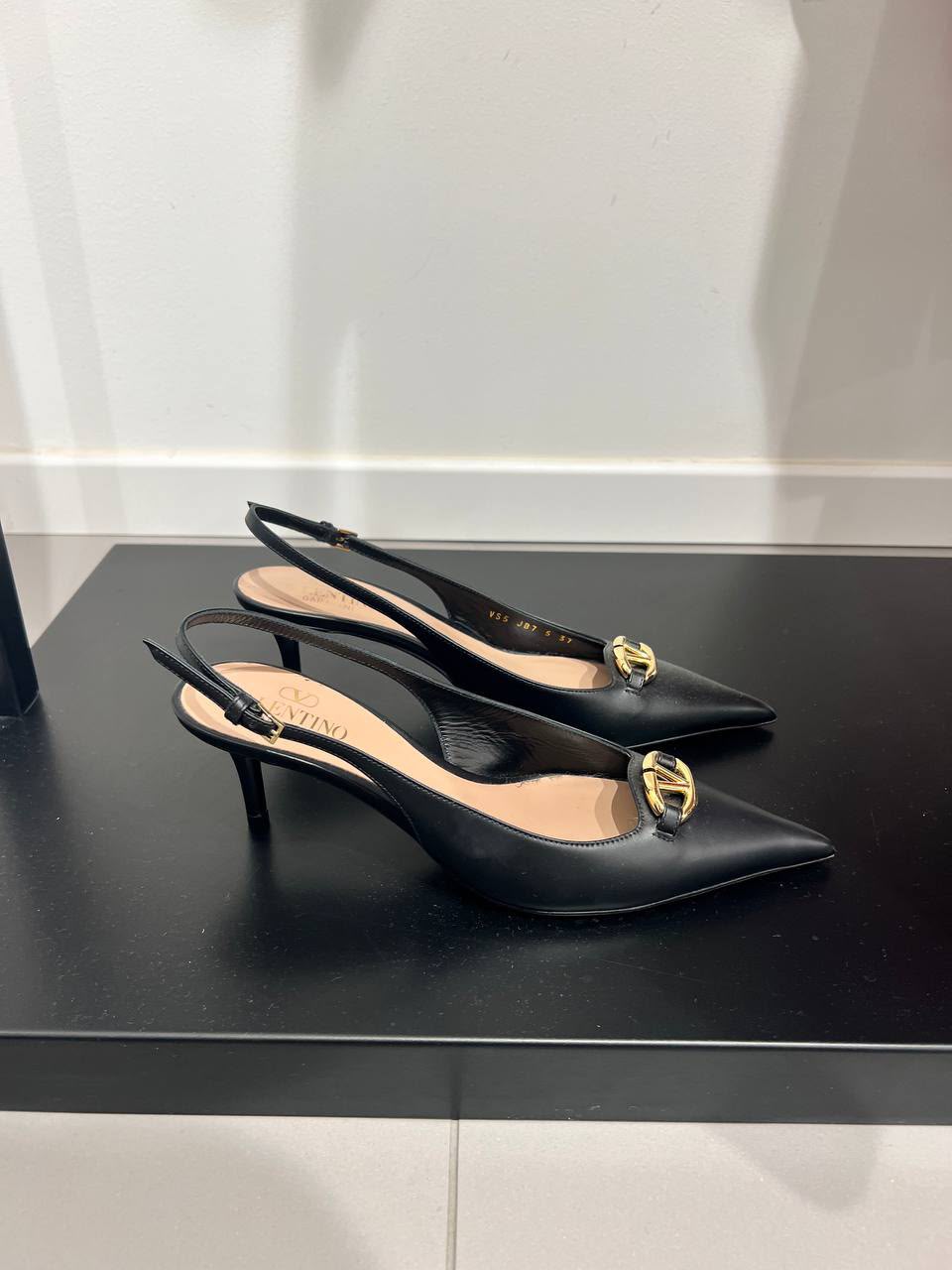 VLogo Signature Slingback Pump