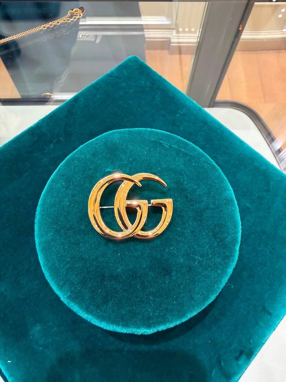 Double G brooch