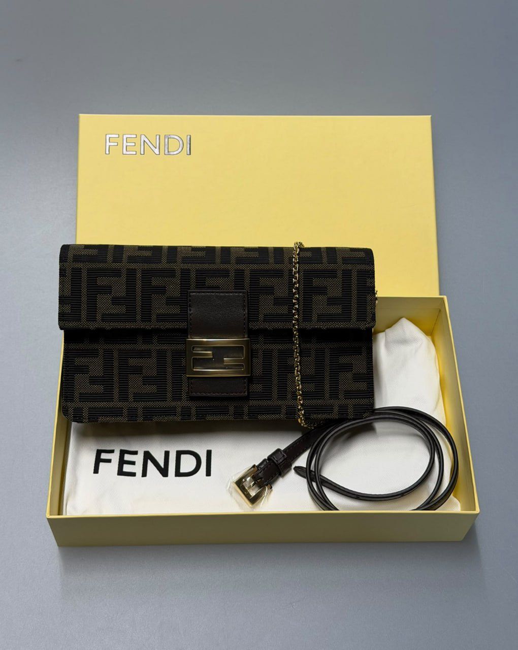 Baguette Chain Wallet