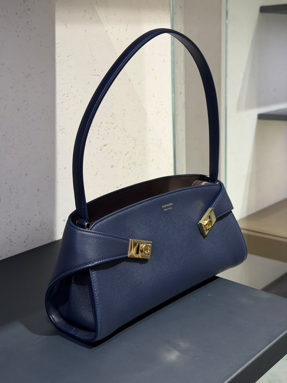 Hug Shoulder Bag
