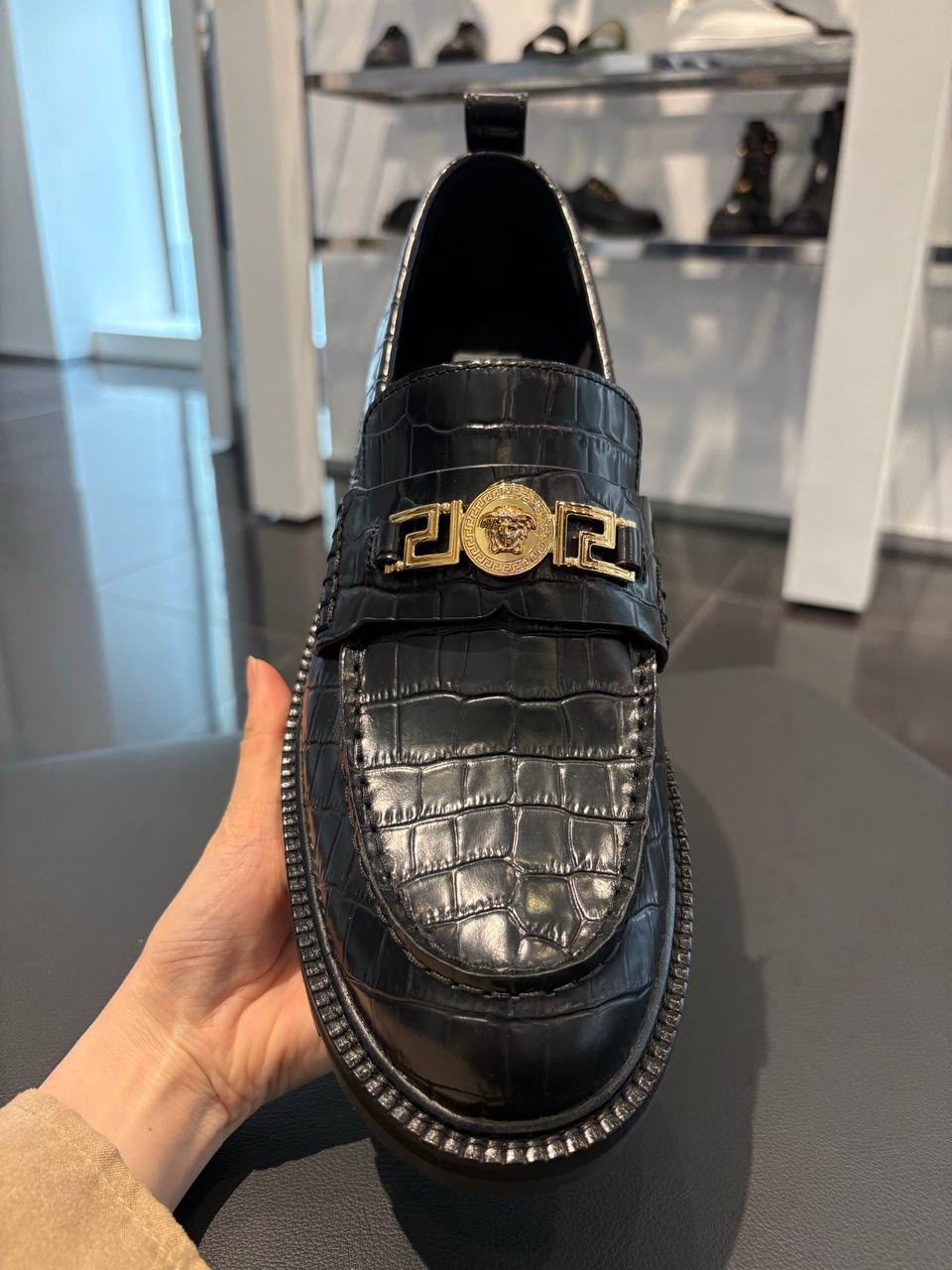 La Medusa Leather Loafers