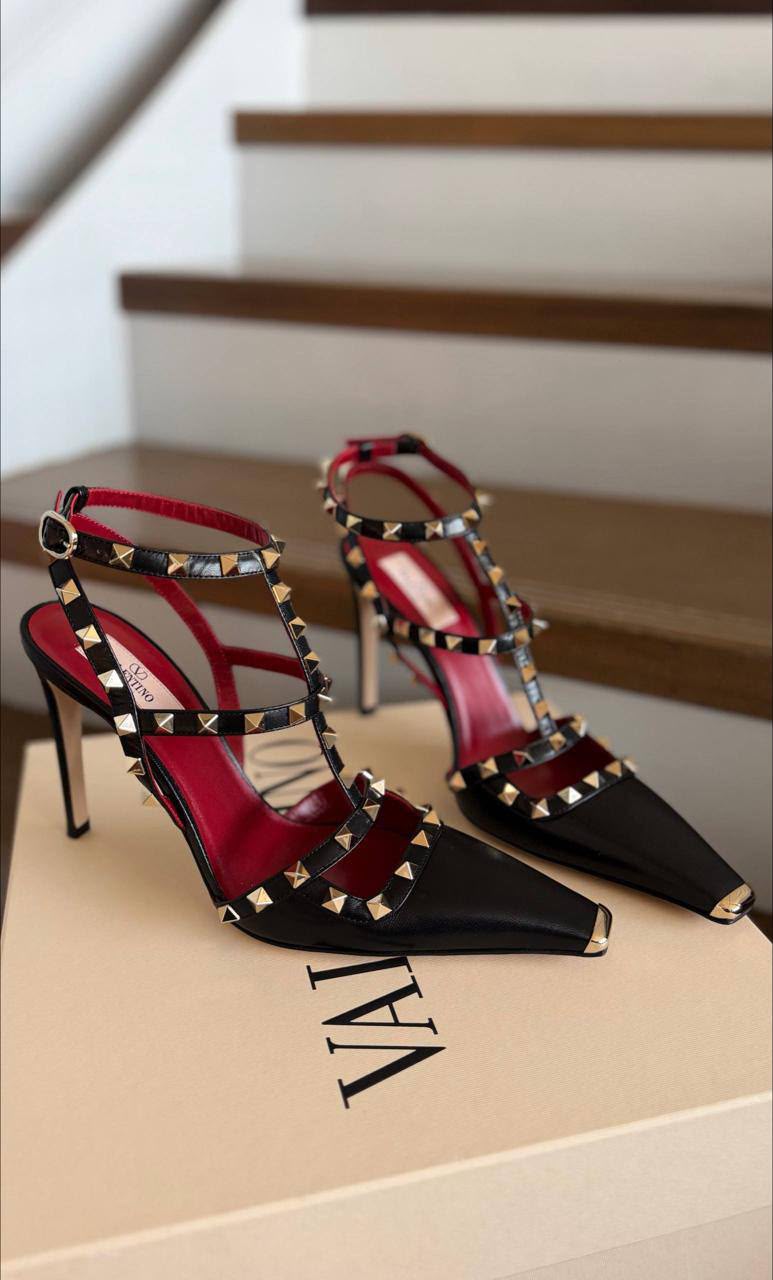 Garavani Rockstud Caged Pumps