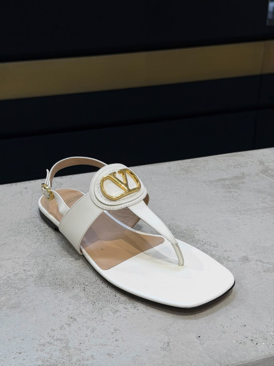 Garavani VLogo Signature Thong Sandal