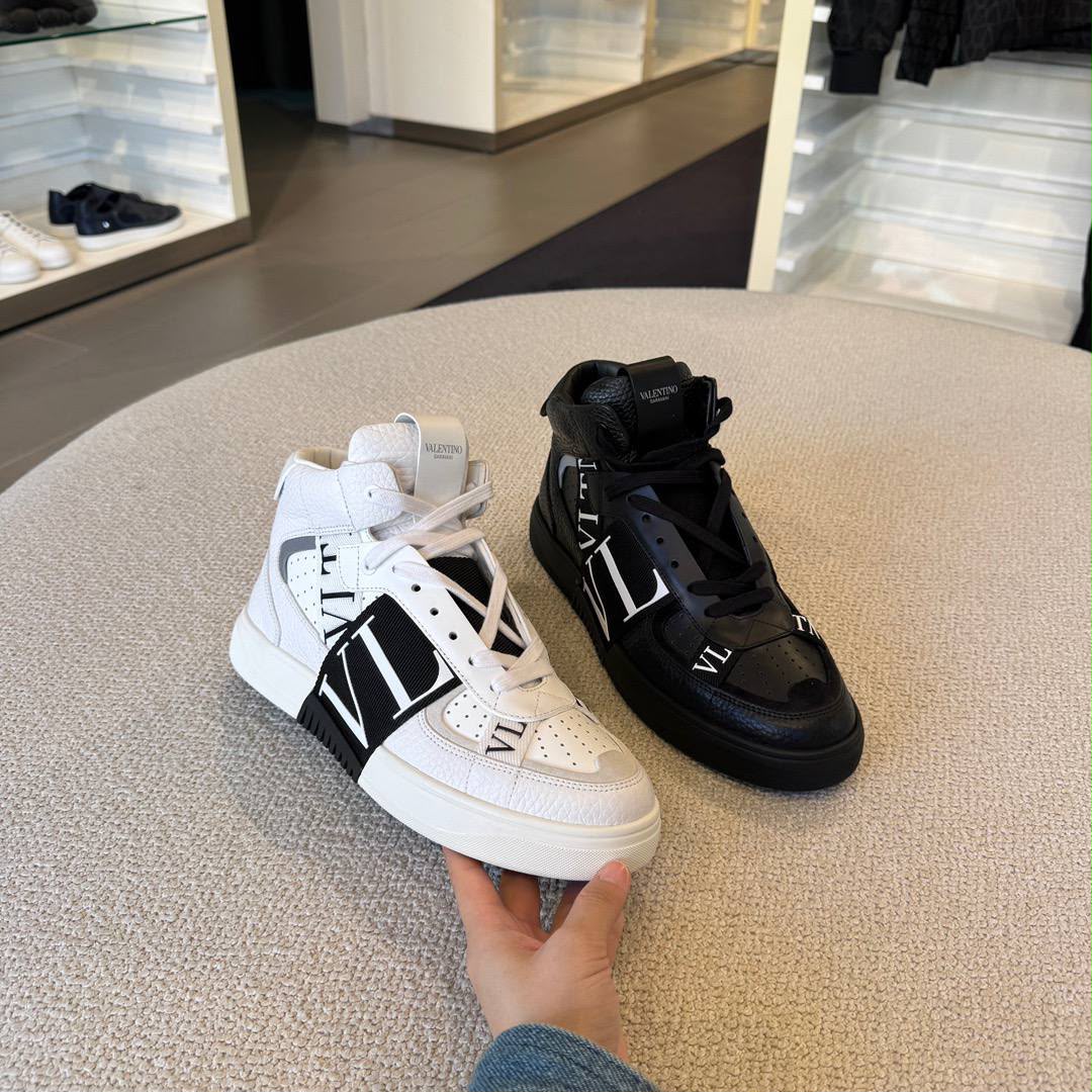 VL7N Mid-Top Sneakers
