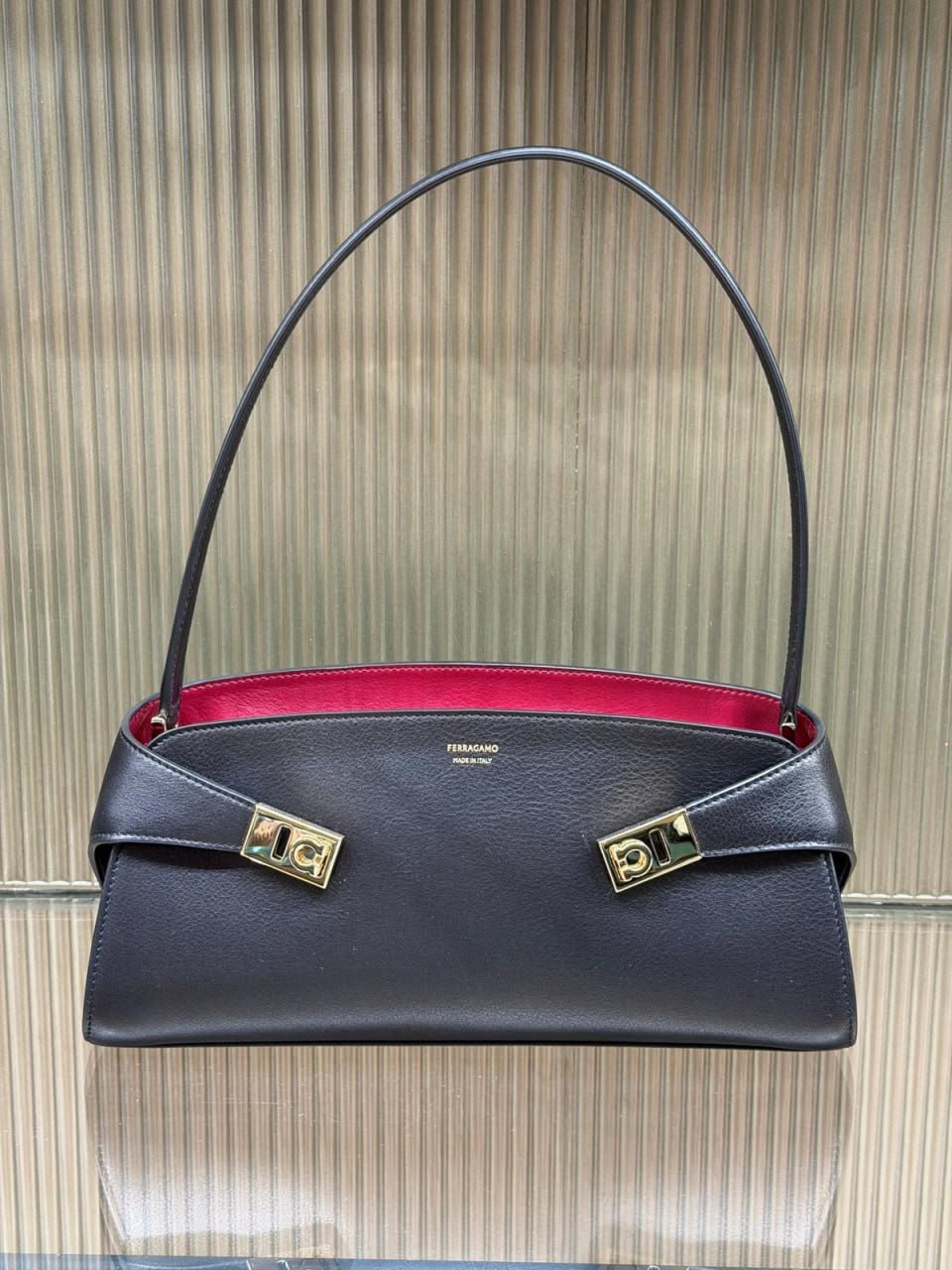 Hug Shoulder Bag