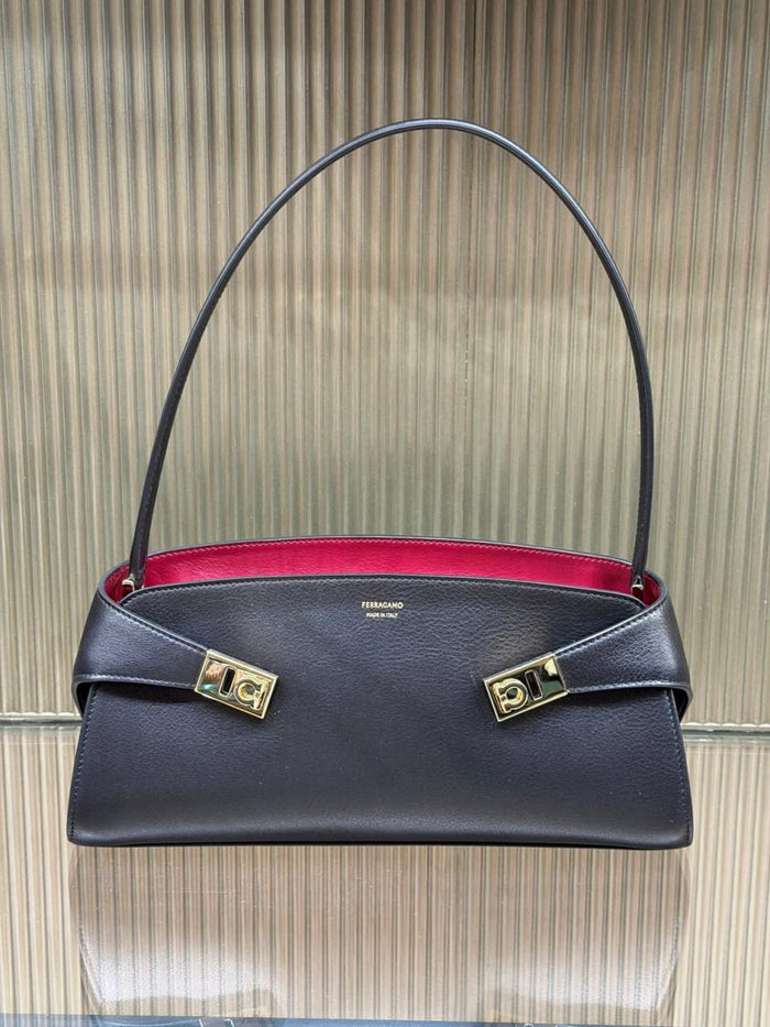 Hug Shoulder Bag