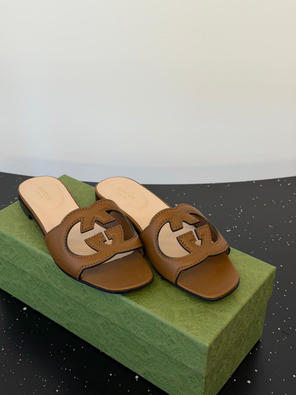 Gucci Blondie leather slide sandal