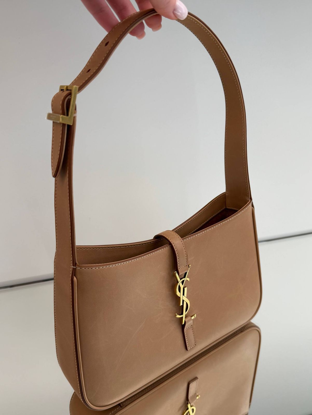 Le 5 à 7 Hobo Bag