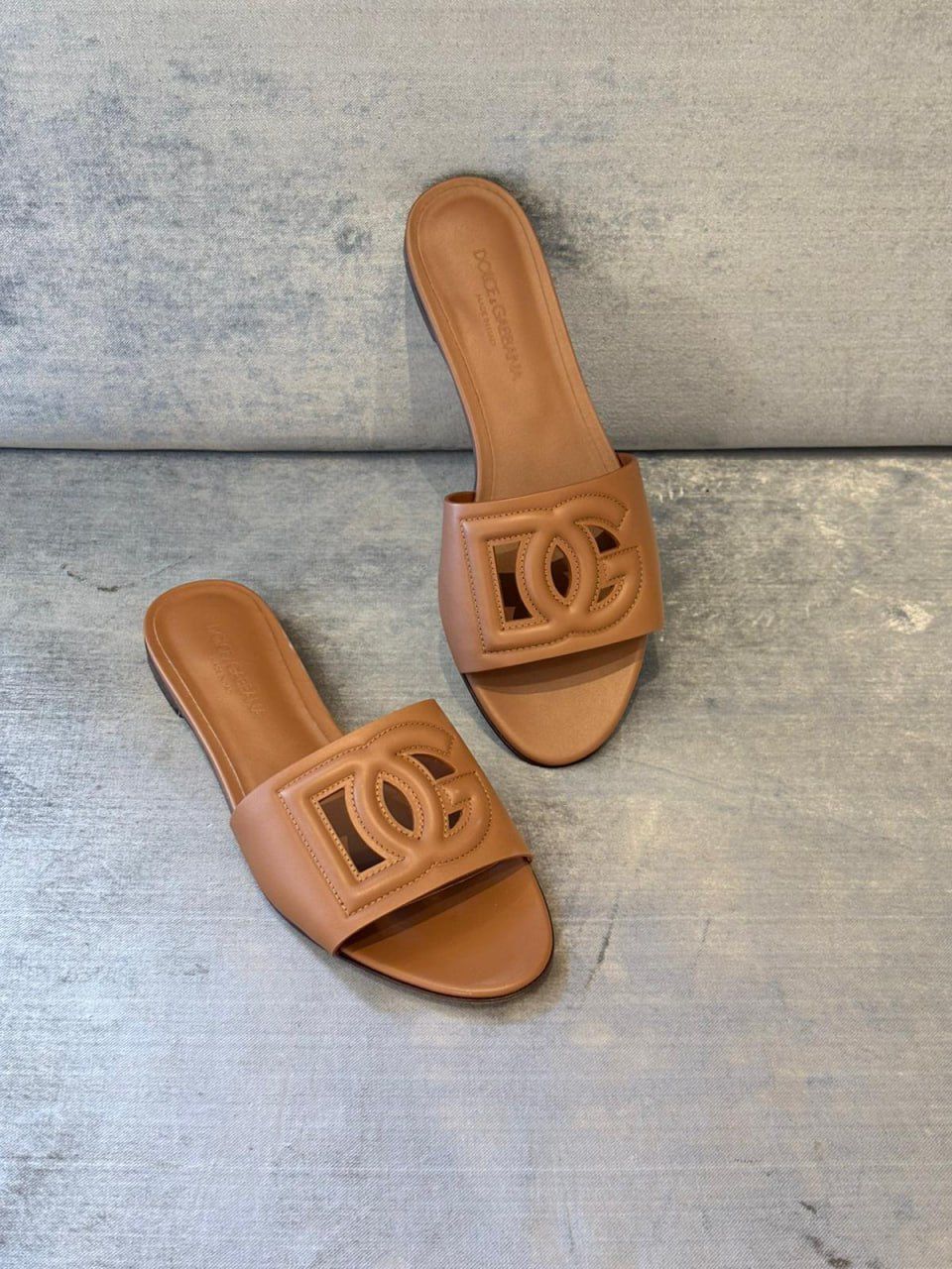 DG Logo Flat Slides in Calfskin