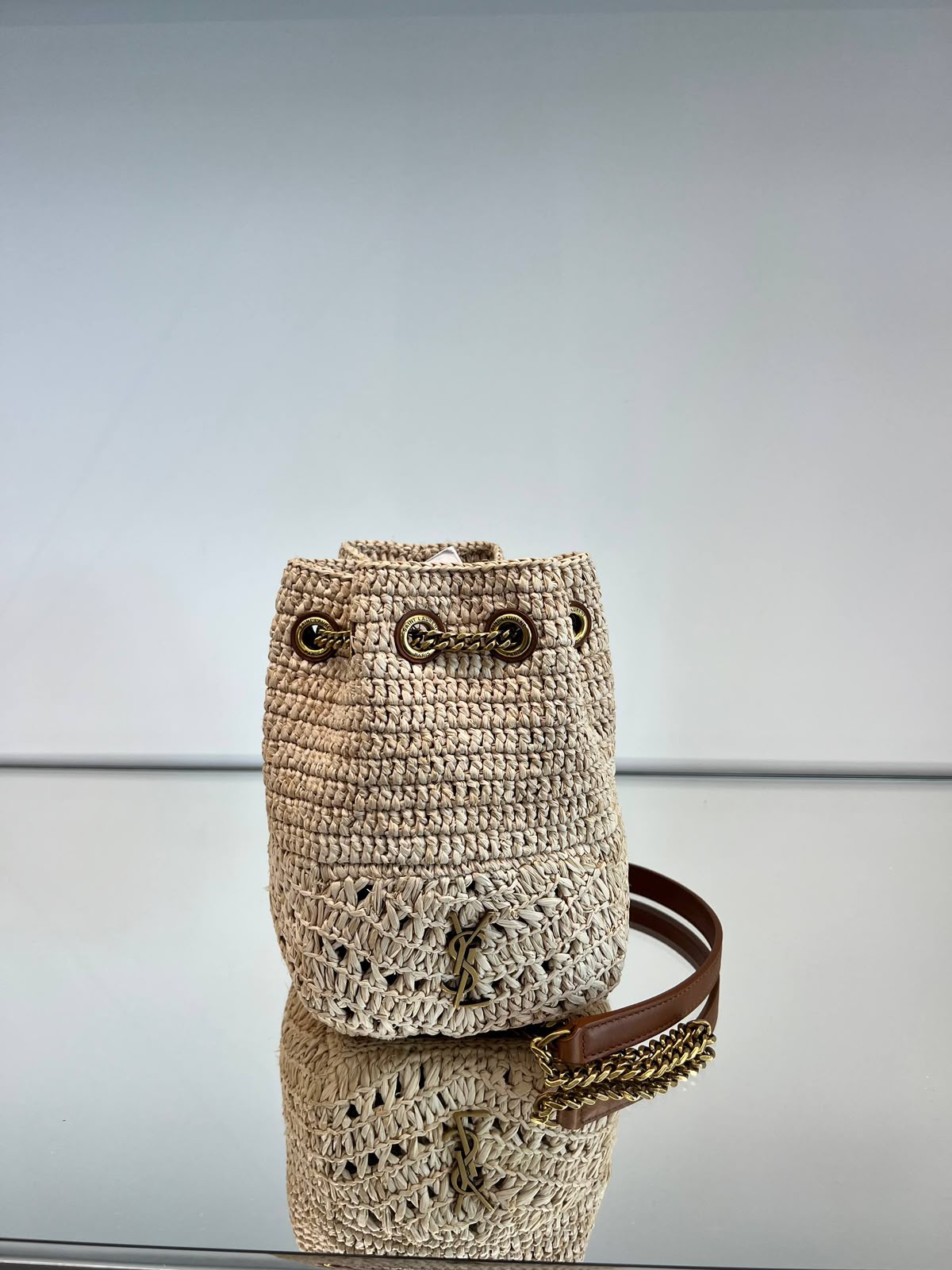 Jamie Bucket Bag in Raffia