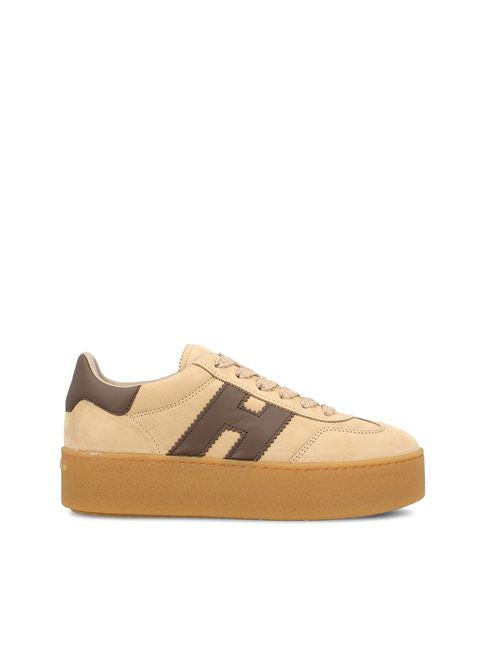 Sneakers realizzate in pelle