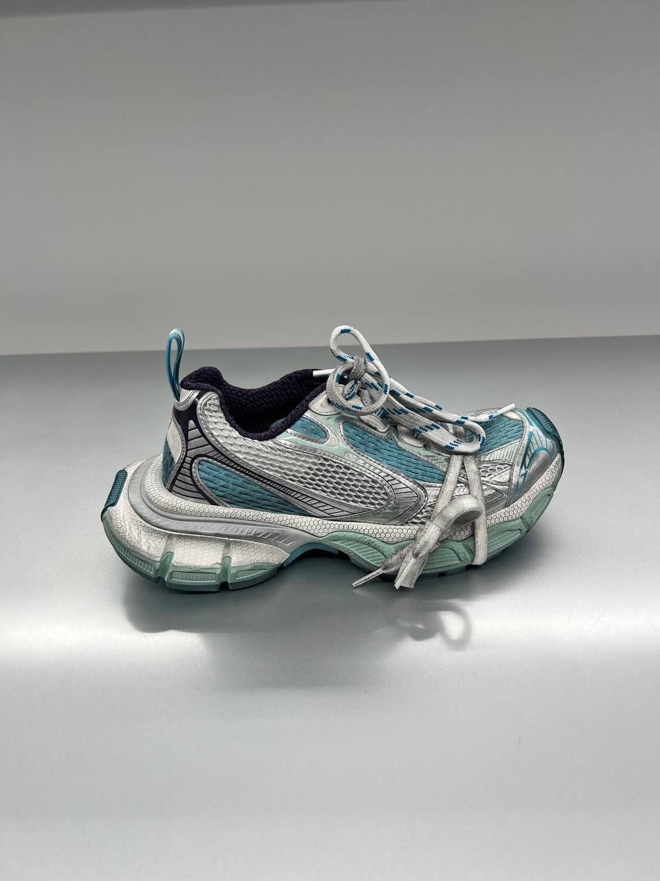 Women's 3XL Sneaker