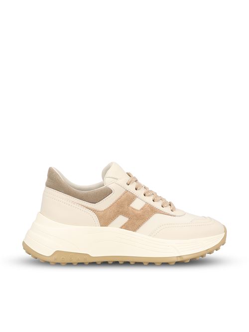 Sneakers realizzate in pelle