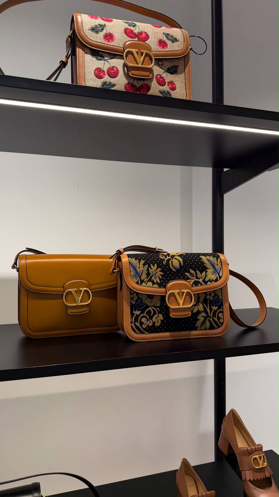 Garavani VLogo Signature Shoulder Bag