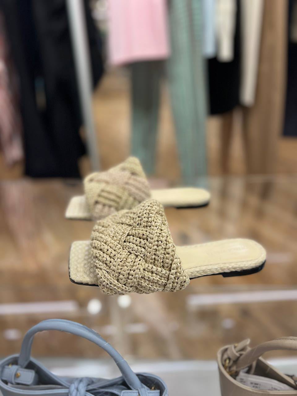 Lido Intrecciato Raffia Slides