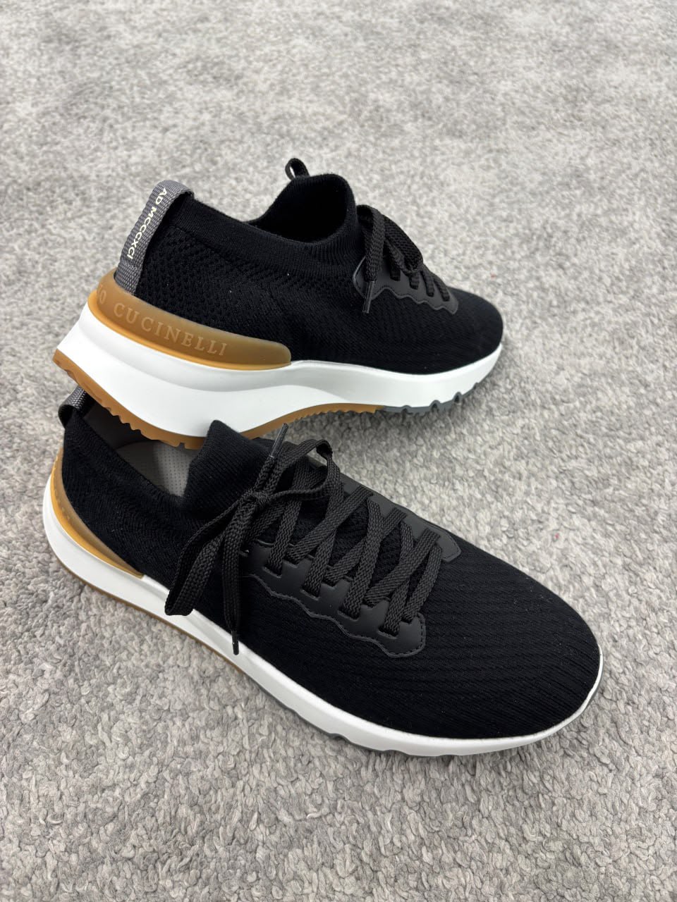 Runner Sneakers in Knit Fabric