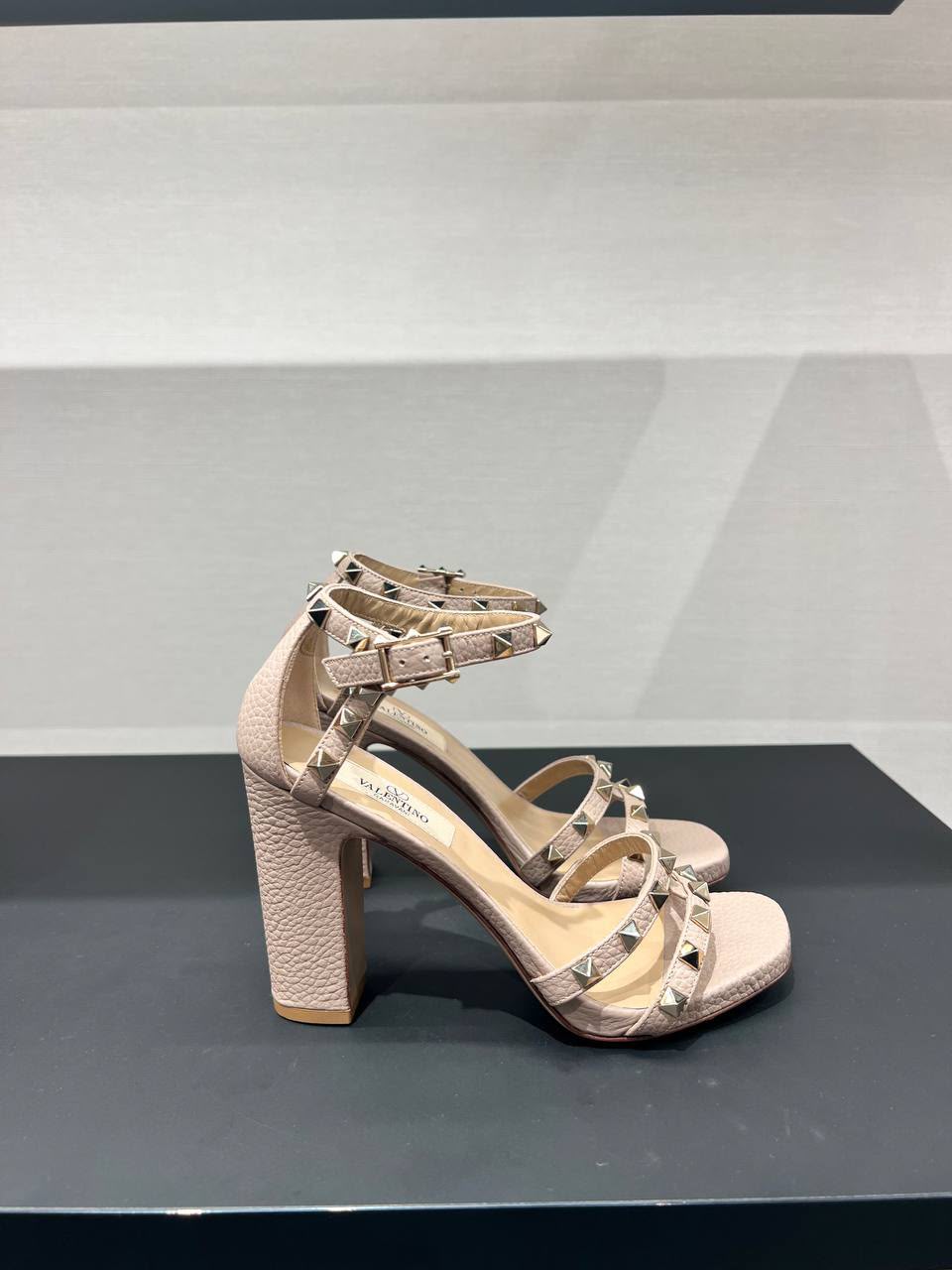 Rockstud Grainy Calfskin Sandal