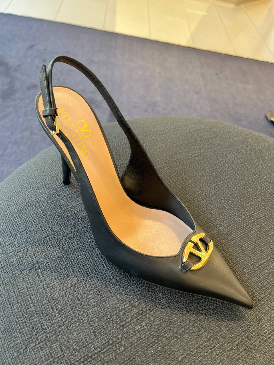 VLogo Signature Slingback Pump