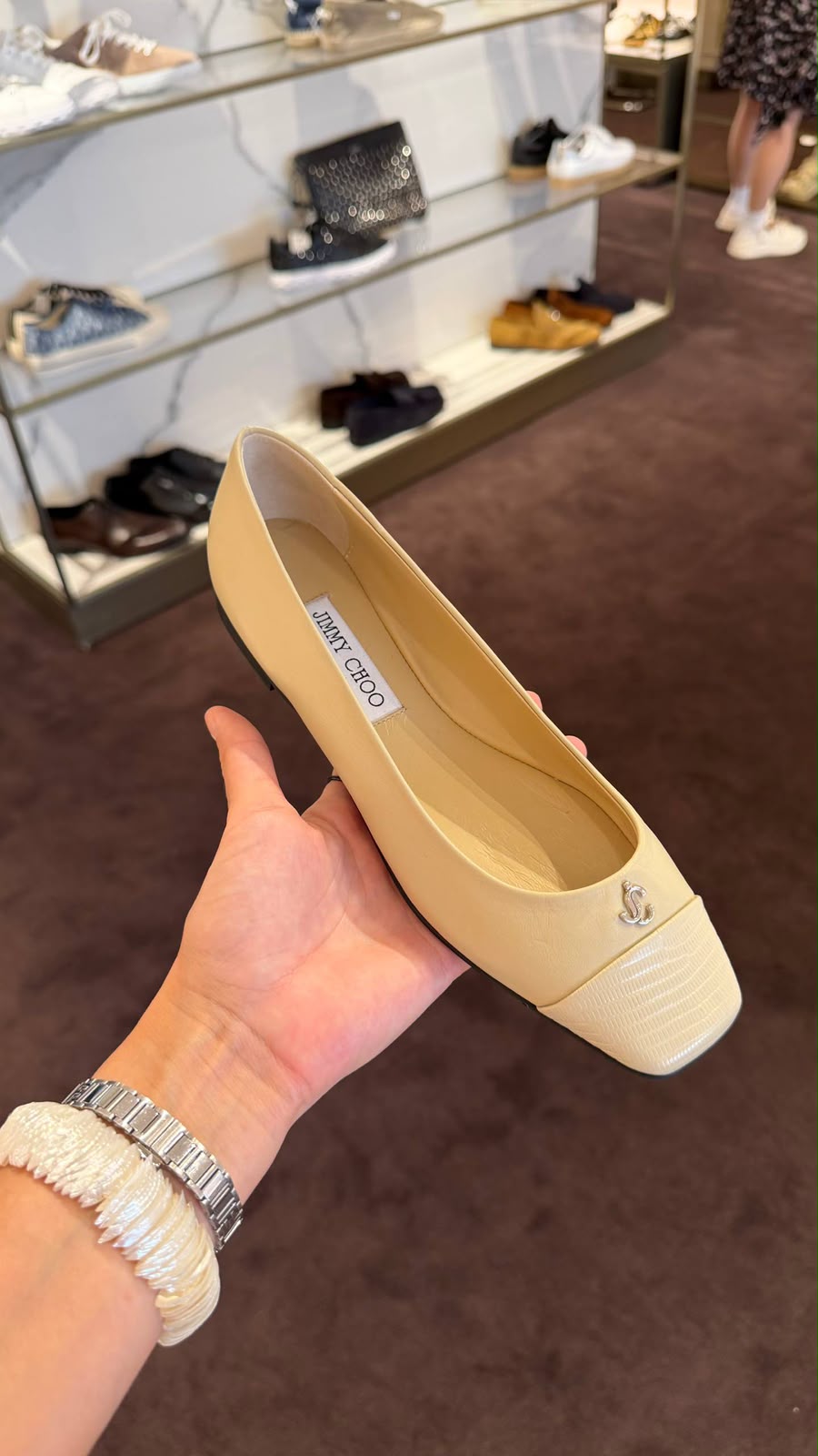 Aurelie Flat
