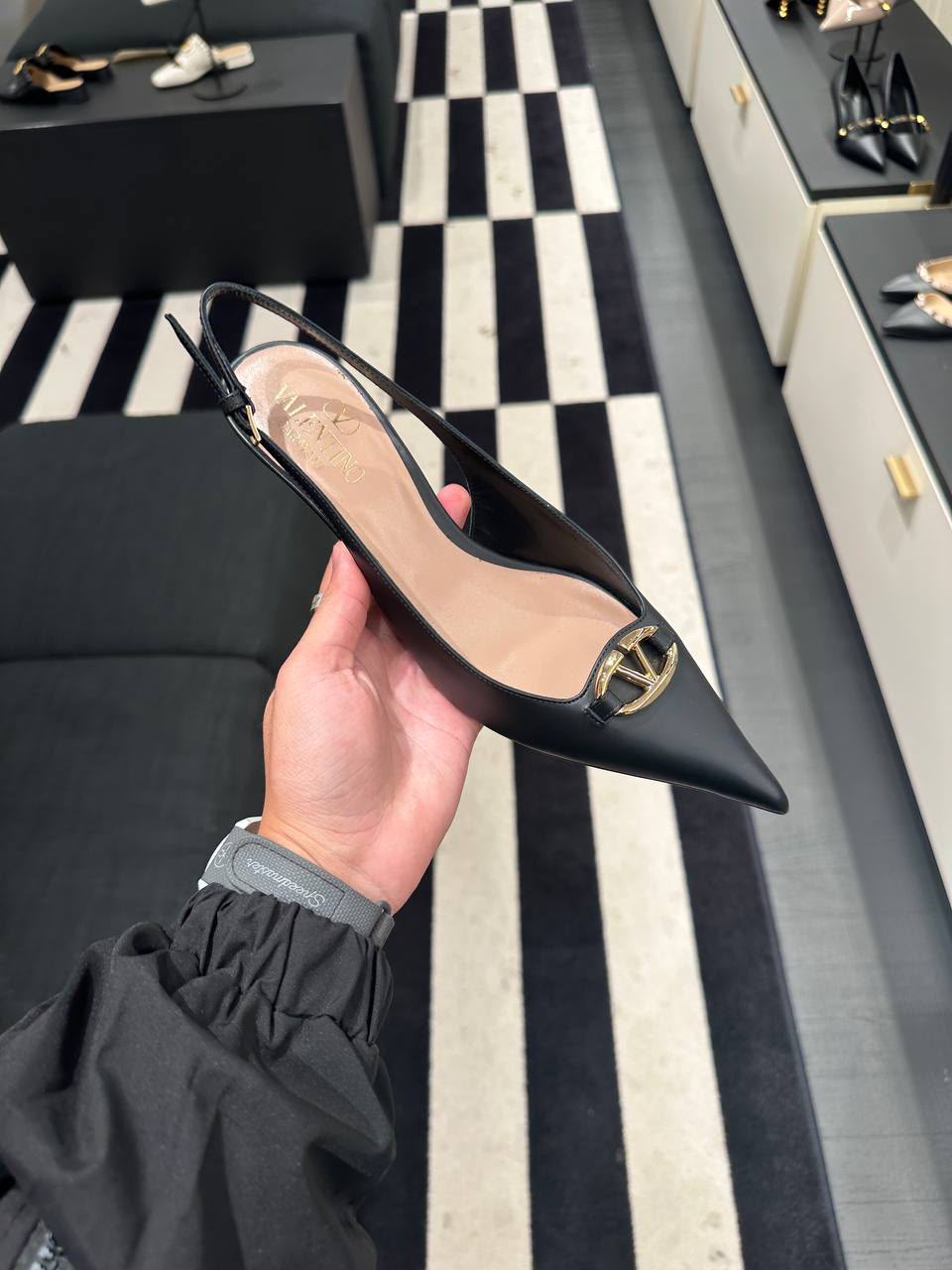 VLogo Signature Slingback Pump