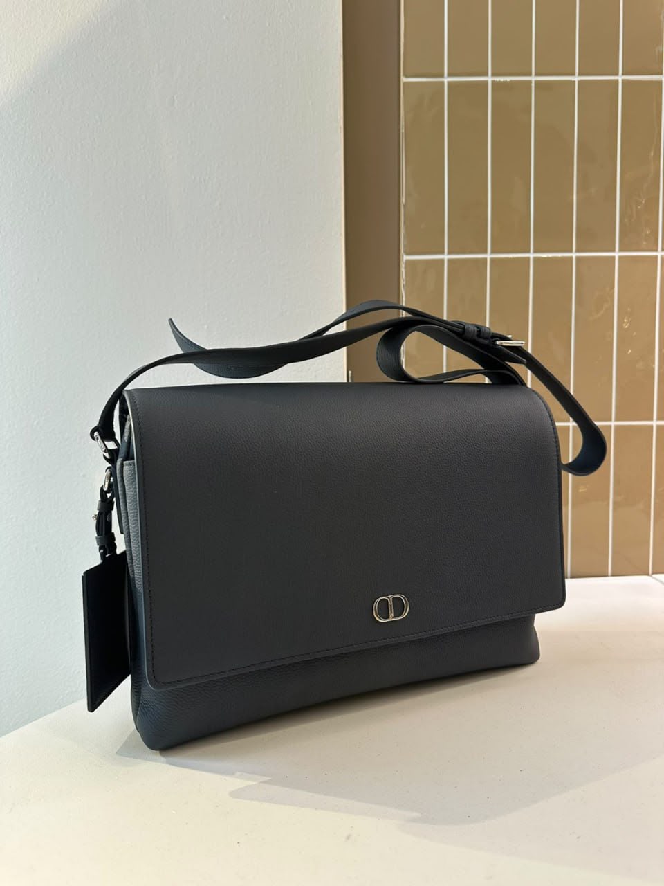 Lingot Messenger Bag