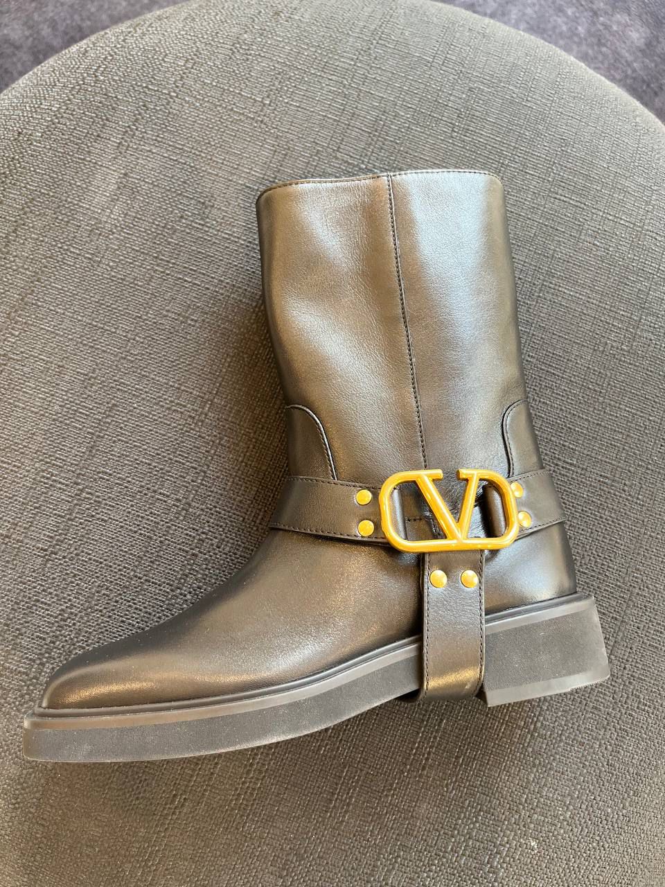 VLogo Signature Calfskin Boot