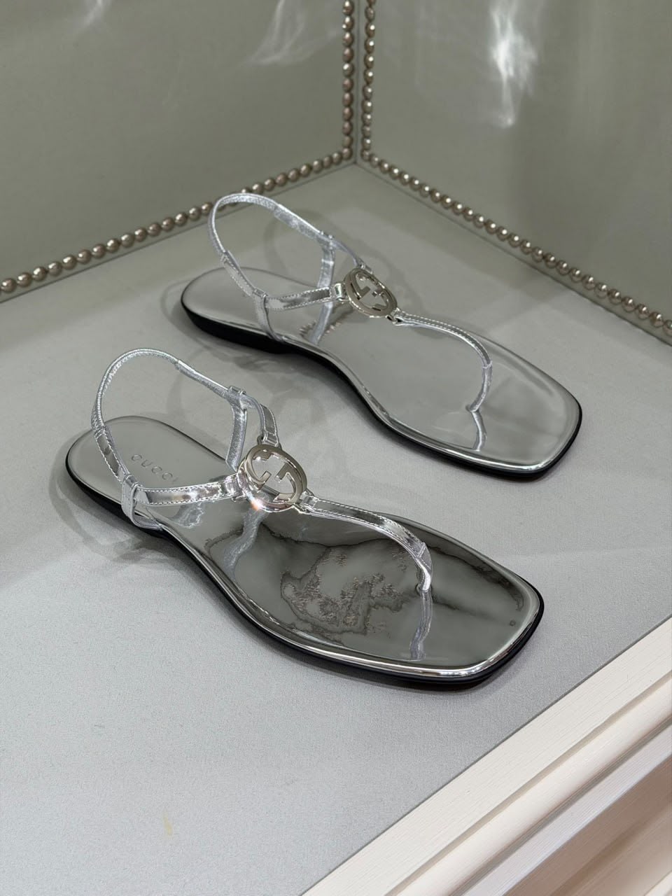 Interlocking G thong sandal