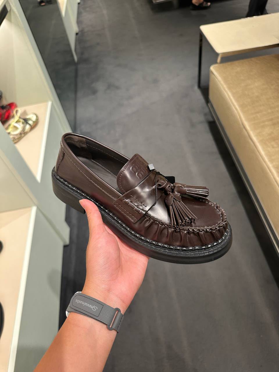 Leather loafers with tassels