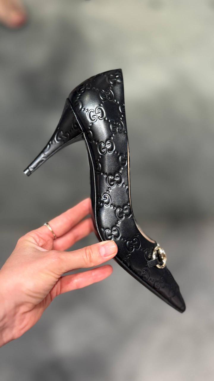 GG Embossed Leather Pump