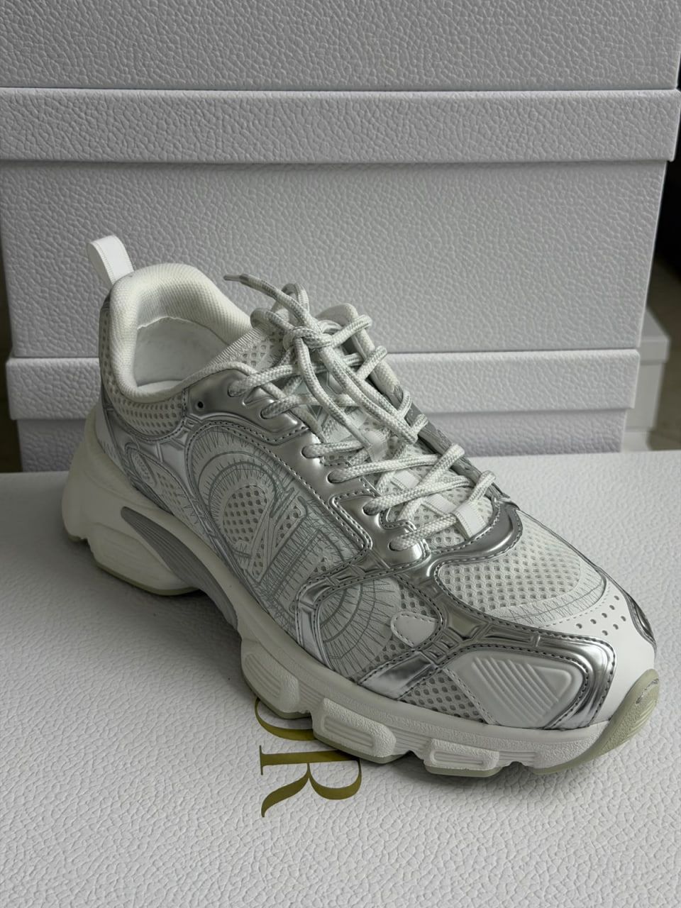 Vibe Sneaker