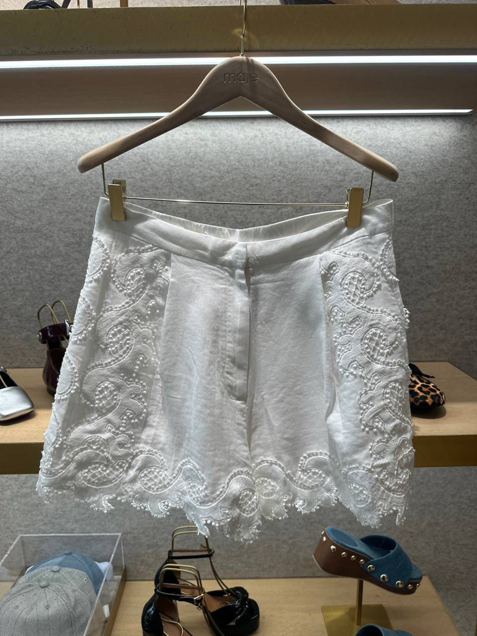 Embroidered linen shorts