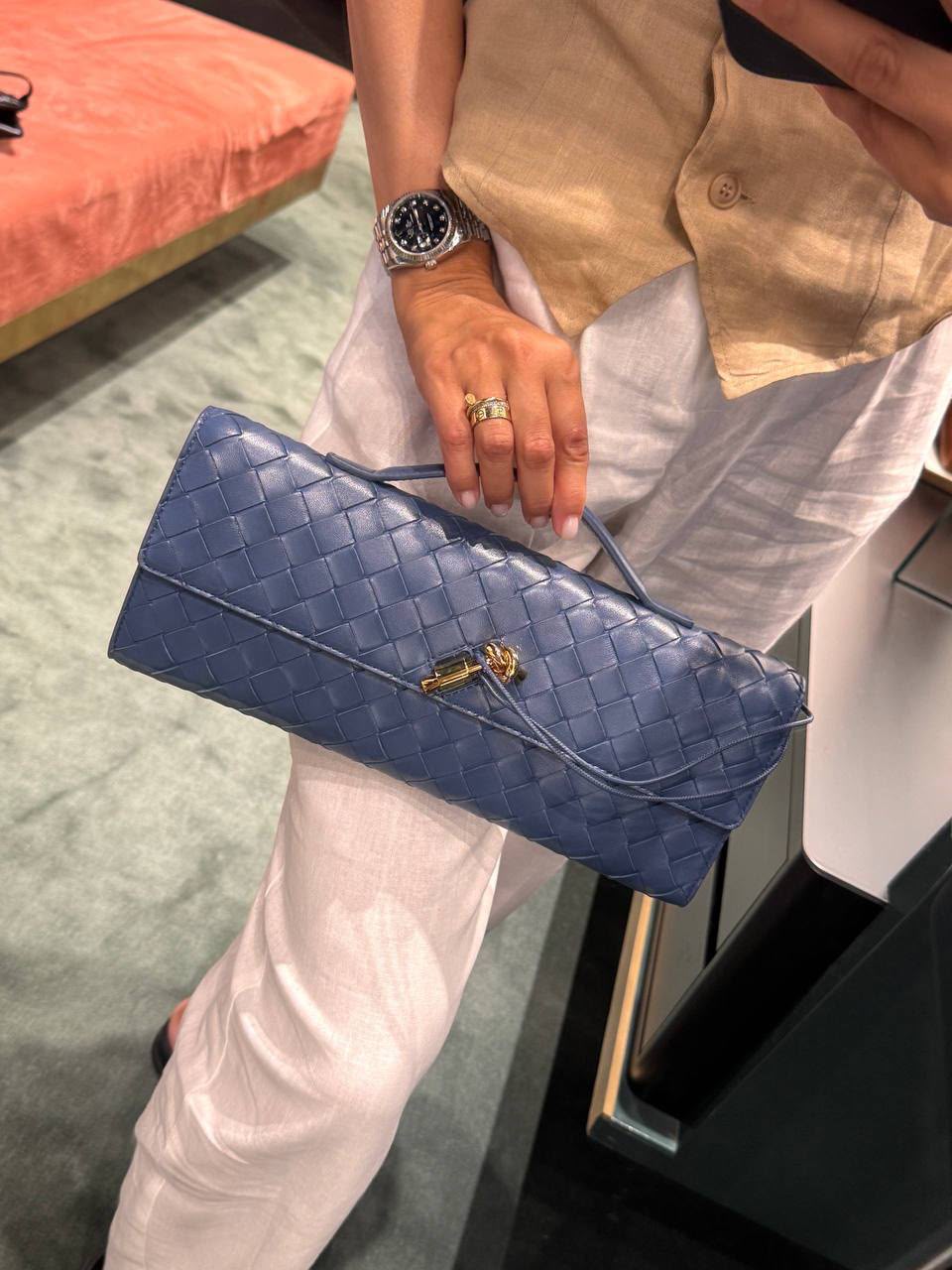 Knot Clutch