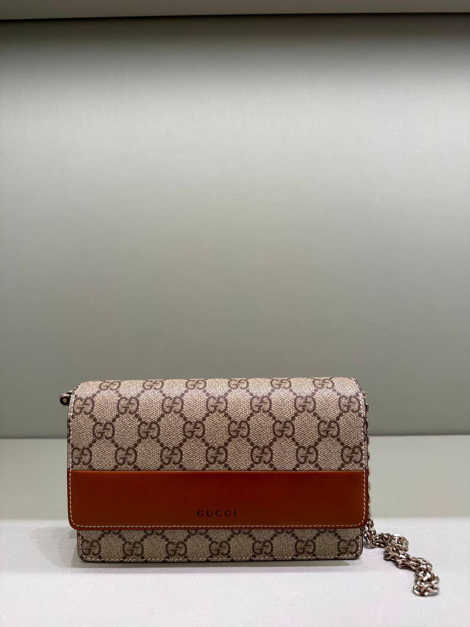 GG Supreme Shoulder Bag