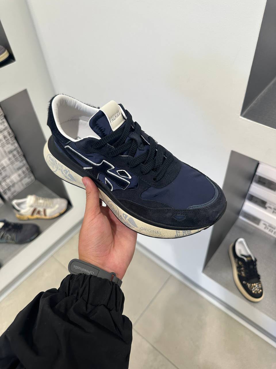 Mase Sneakers