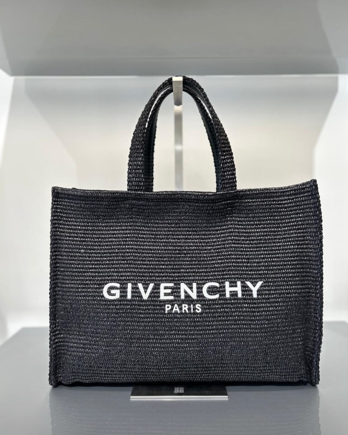 G-Tote Medium in Raffia