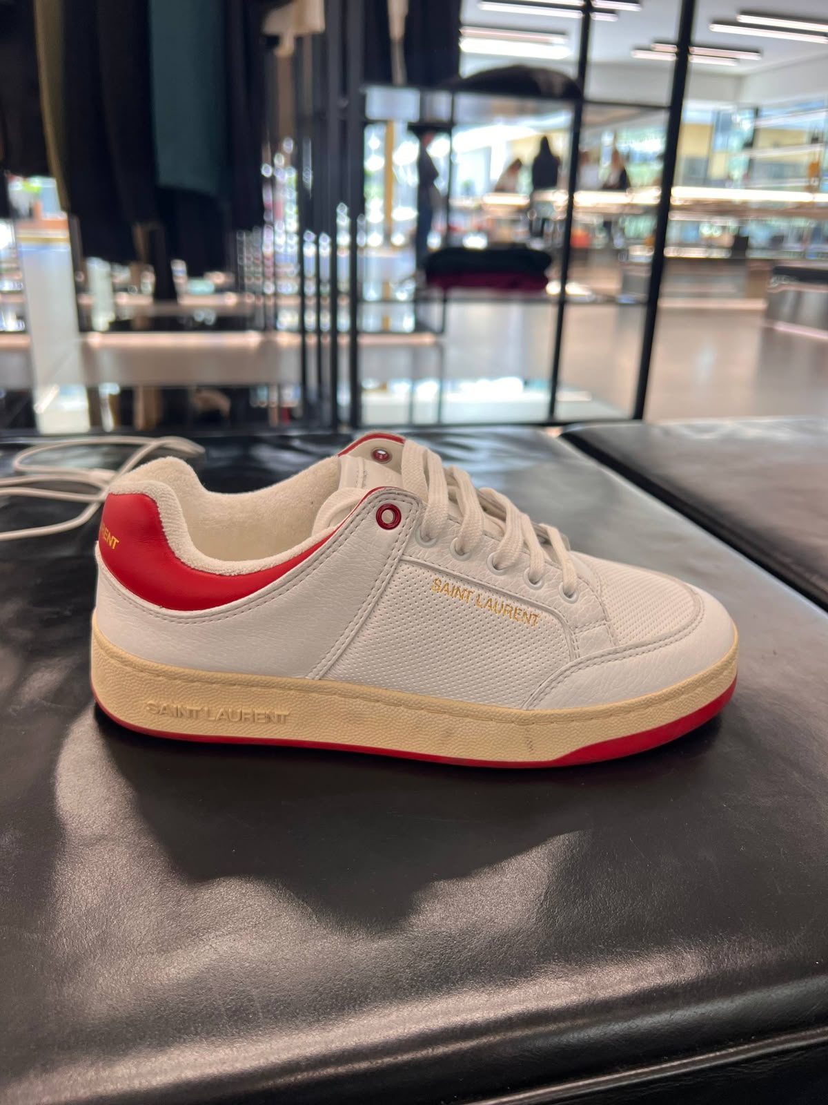 Court Classic SL/80 Low-Top Sneakers