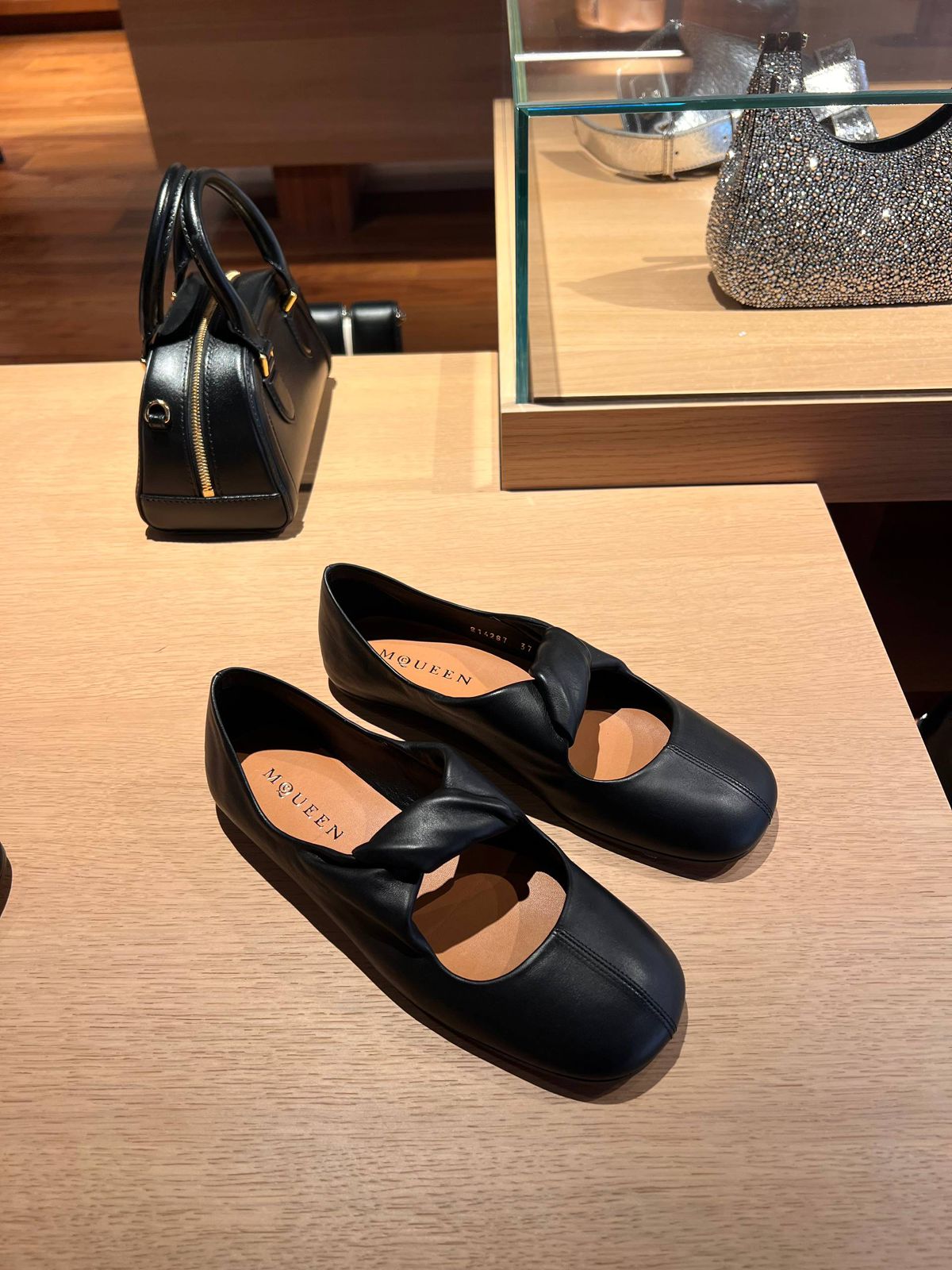 Twist Ballet Flats
