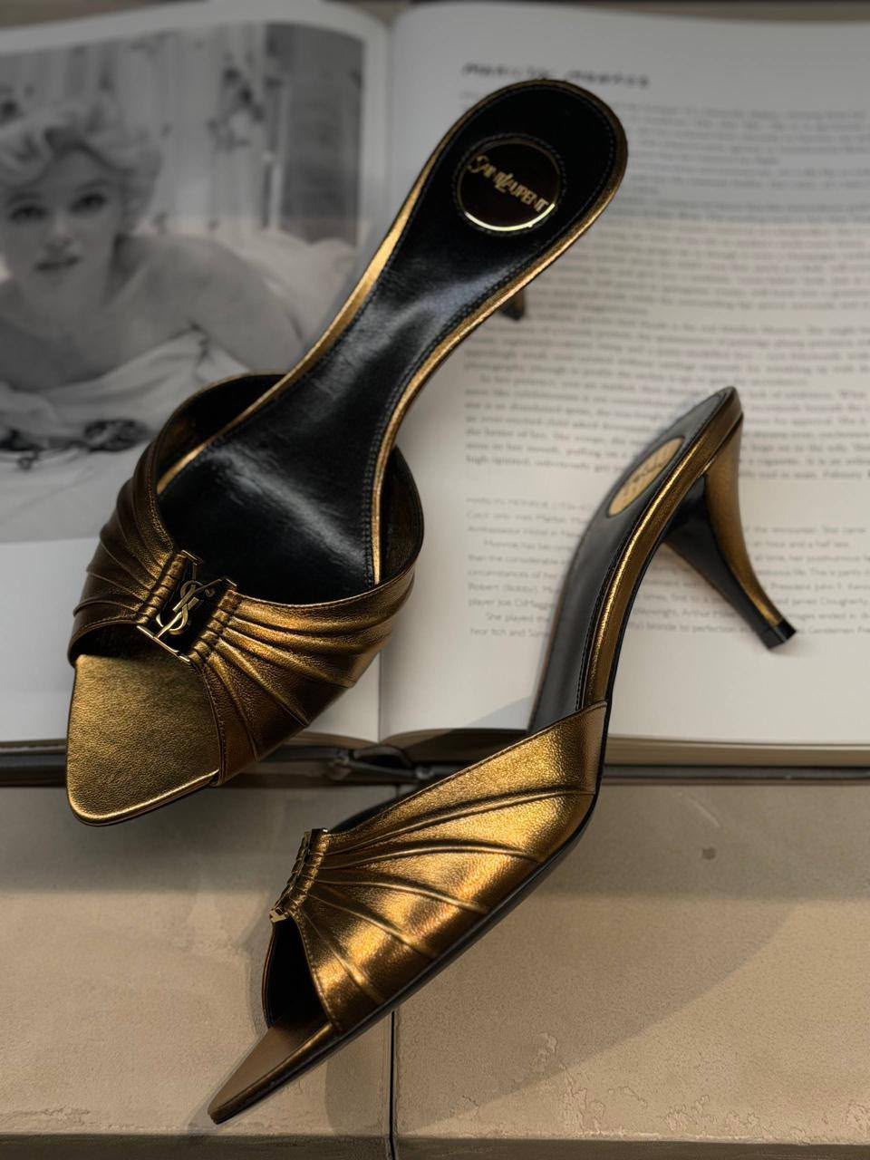 Le 5 à 7 Mules in Metallic Leather