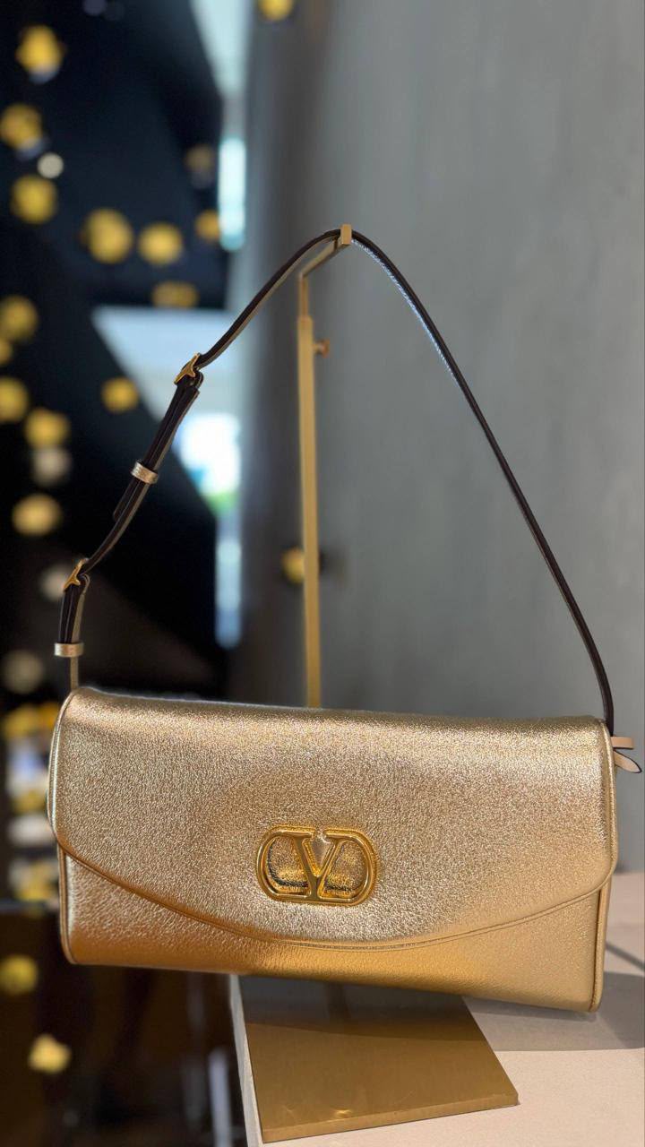 VLogo Signature Shoulder Bag