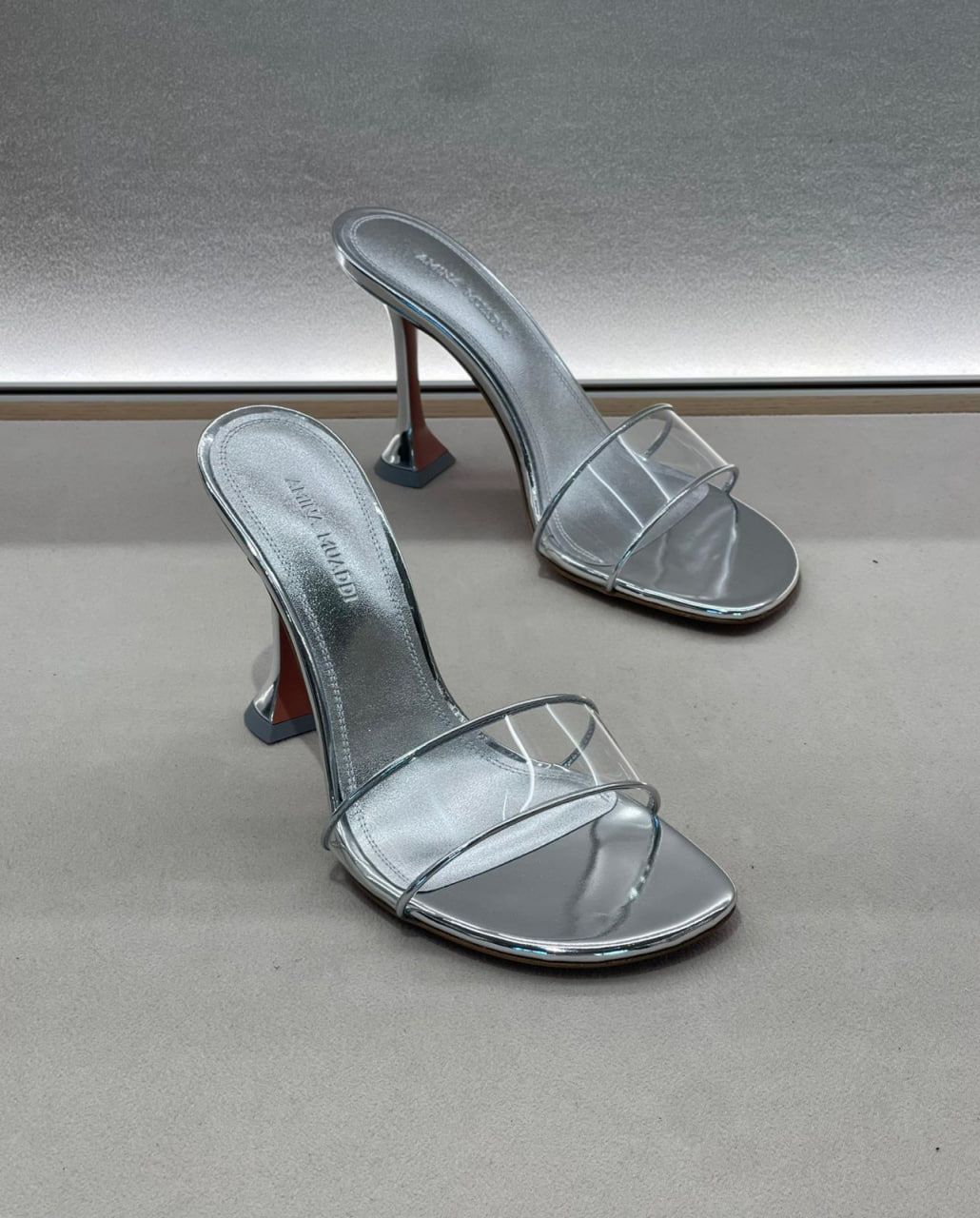 Gilda Glass Slide