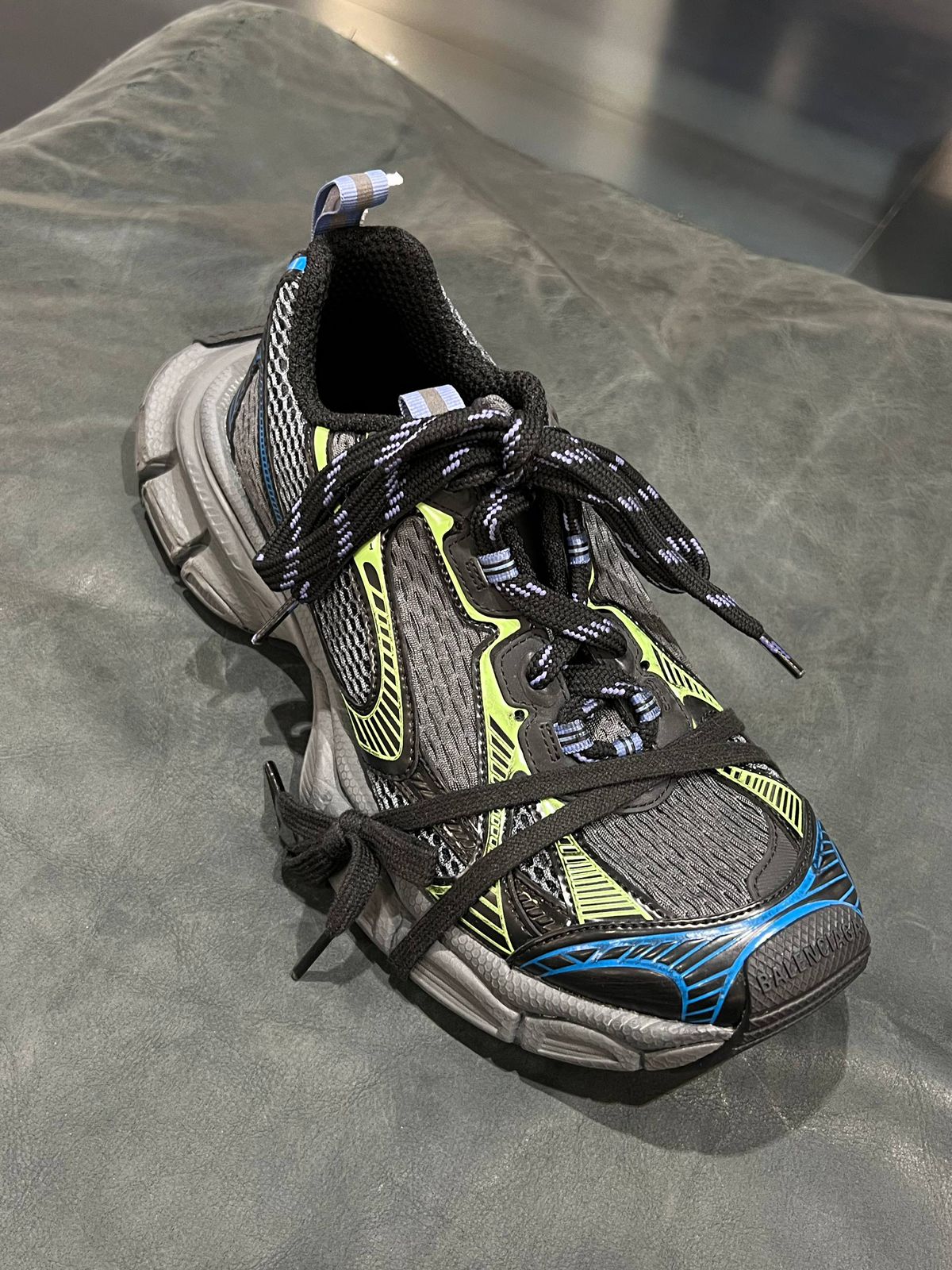 3XL Sneakers