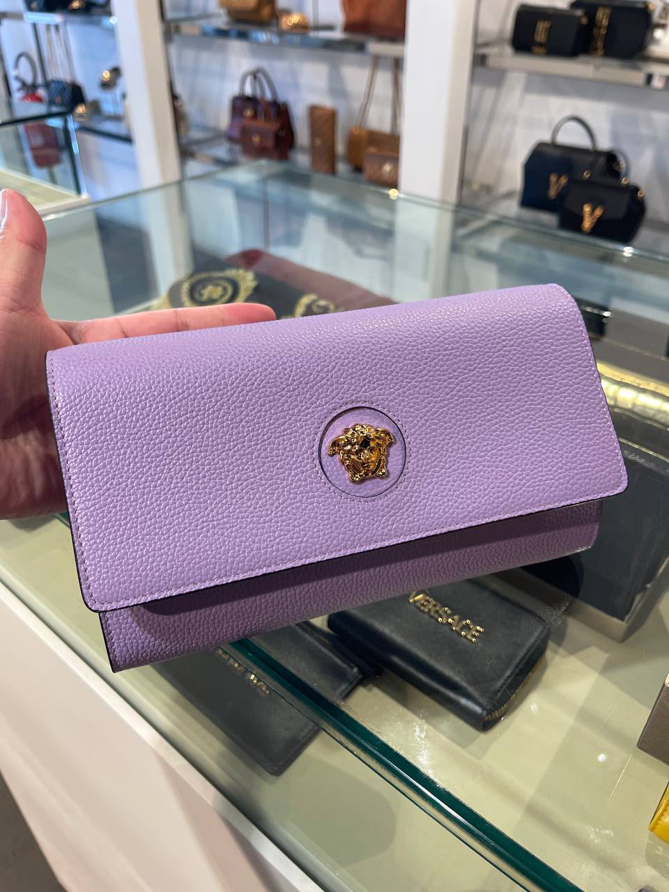 Garavani VLogo Signature Wallet on Chain