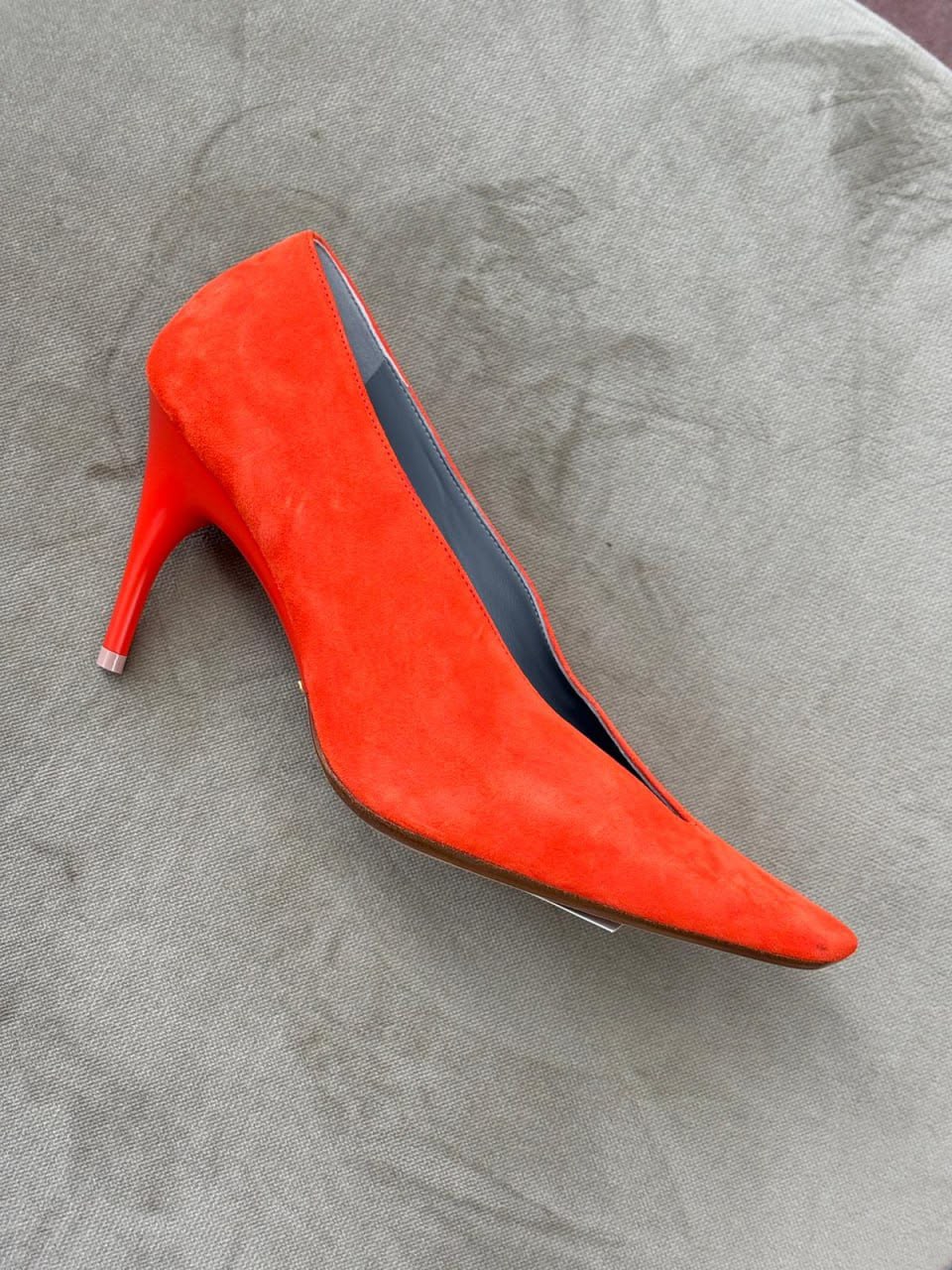 V-Cut Pointed Toe Pump