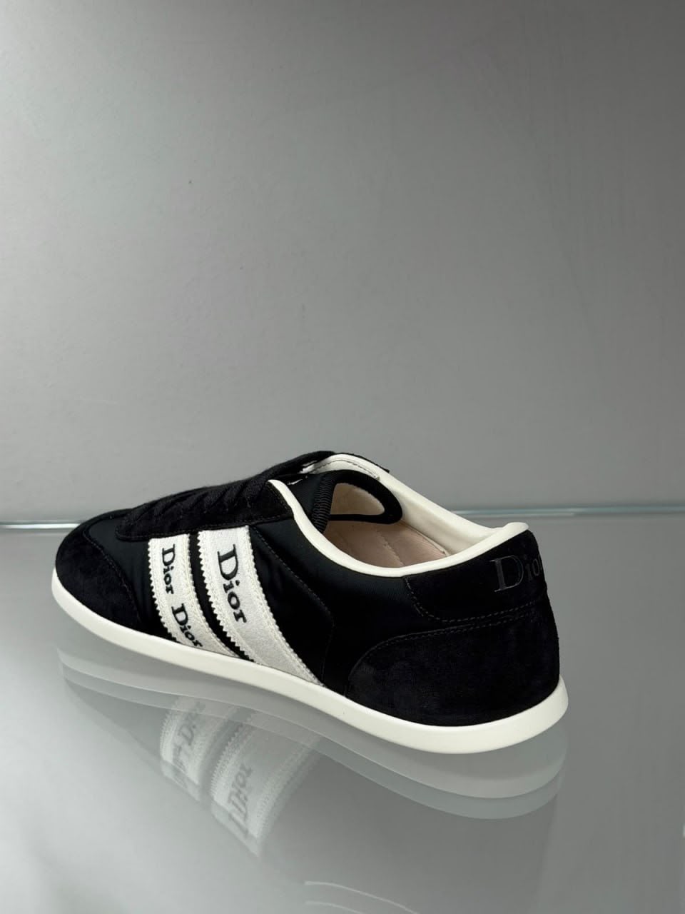 Vibe Sneaker